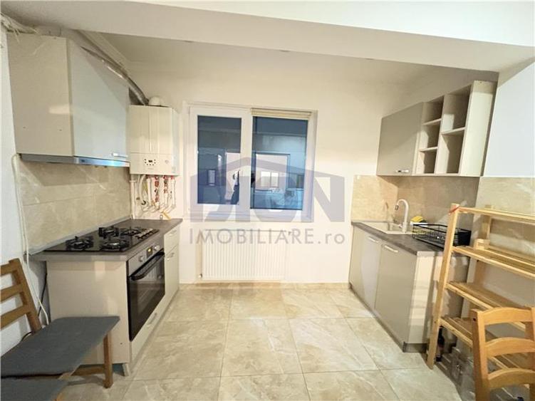 Militari - Rosu , Avangarde 2 camere, 49mp
