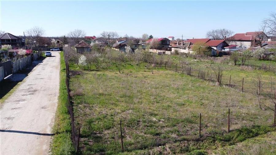 Parcele de teren cu utilitati - 400 mp