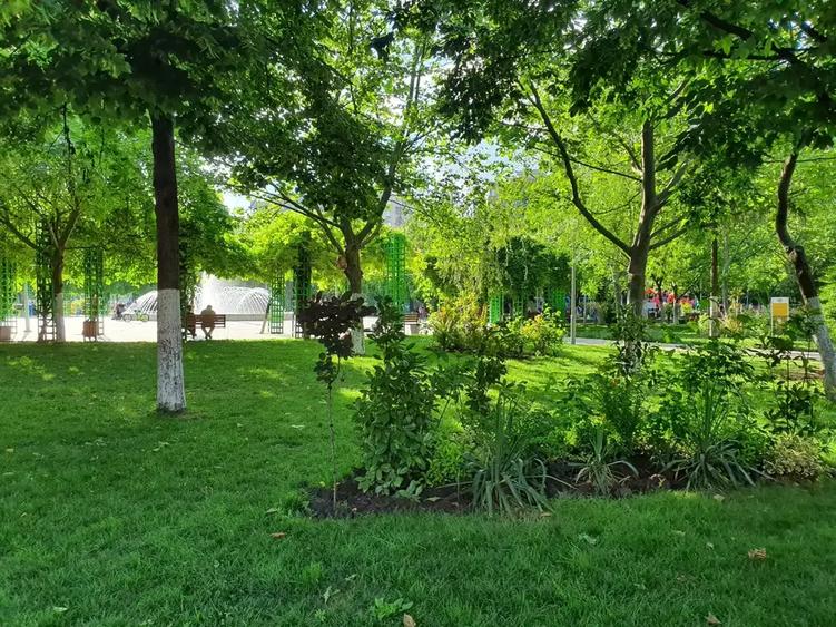 Parc Sebastian 2 camere 65 mp etaj 1/8 bloc 1995