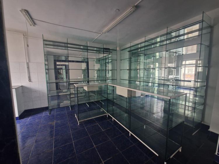 Spațiu comercial de vânzare, 48 mp, zona Decebal - Meda