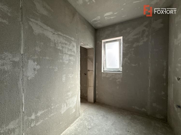 Duplex cu 4 camere de vanzare si teren de 335 mp - zona Sacalaz