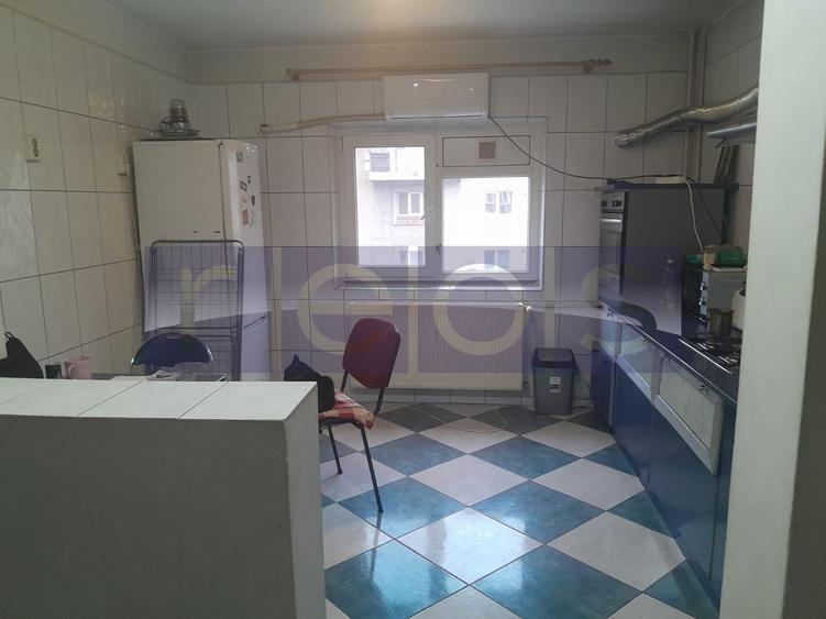 Vitan Mall  doua camere unice 6/8