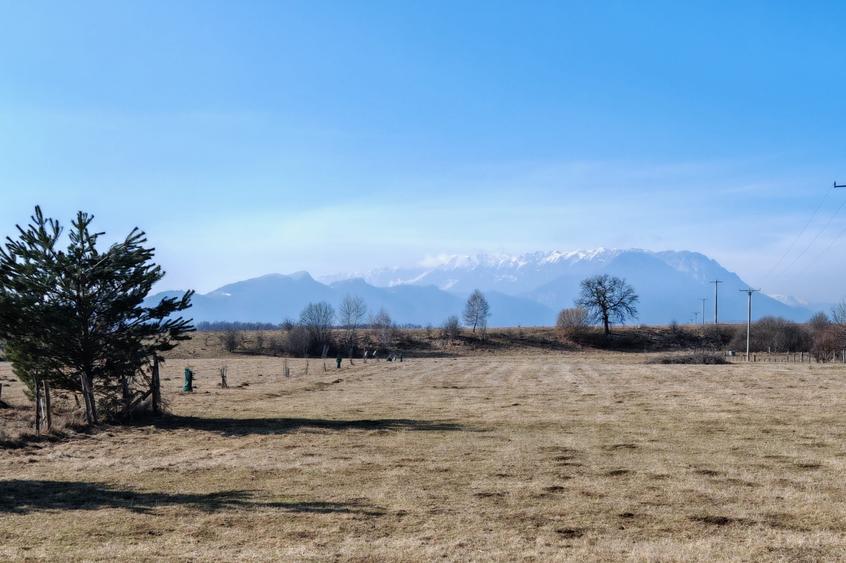 Casă în Râșnov - Glăjărie, vedere spre Piatra Craiului și Bucegi.