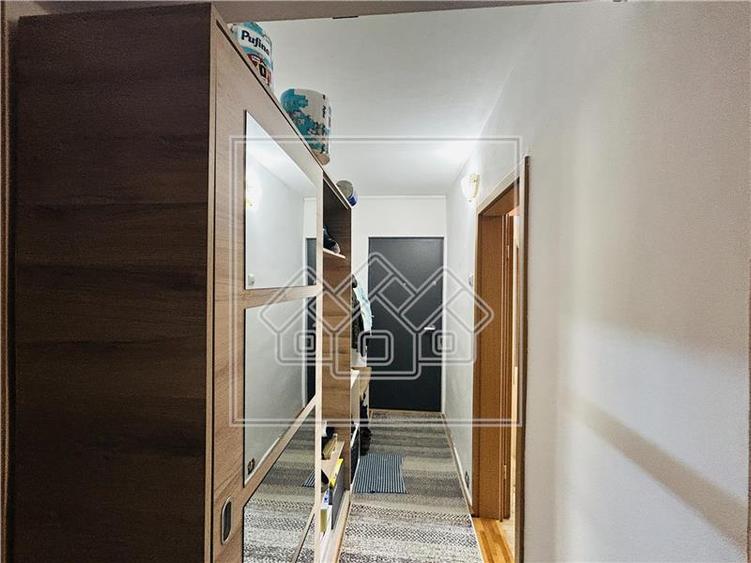 Ap cu 2 camere, pivnita, Etaj 2/5 - Zona Valea Aurie
