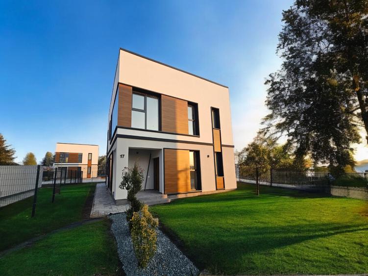 Proprietar - Single 5 camere, 370 mp, lidl, la padure