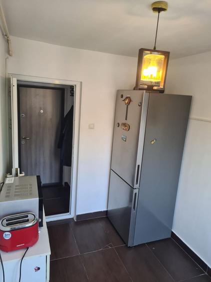 Apartament cu 4 camere renovat centrala gaz Inel II