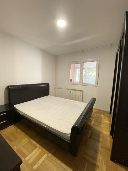 Apartament 3 camere adiacent Decebal, decomandat, 2 bai, loc de parcare