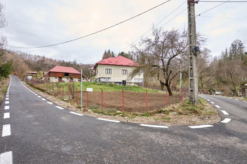 Casa  la munte cu teren generos in Com. Nucsoara, loc. Slatina jud. Arges! - 12