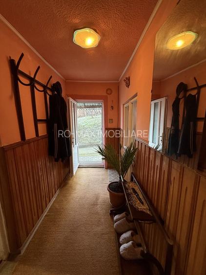 Casa demolabila  și teren 800mp cu toate utilitățile deschidere 26,5mp - 18