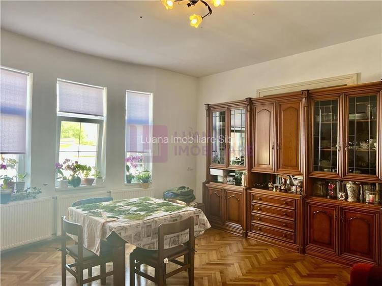 Casa de vanzare  | 2 constructii | 540 mp teren |  zona Lupeni | pivnita - 14