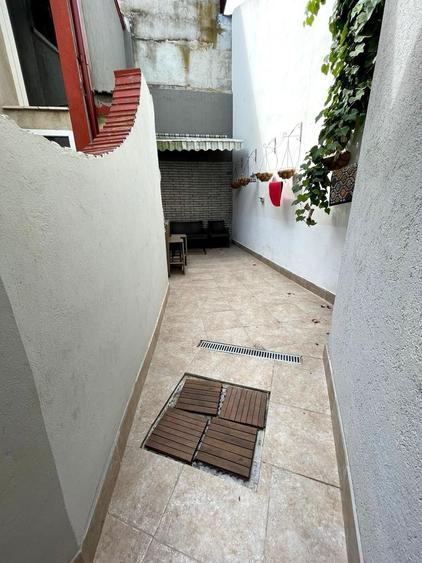 CASA CASATORIILOR- 3 CAMERE CU CURTE PROPRIE 77 Mp 225.000 euro