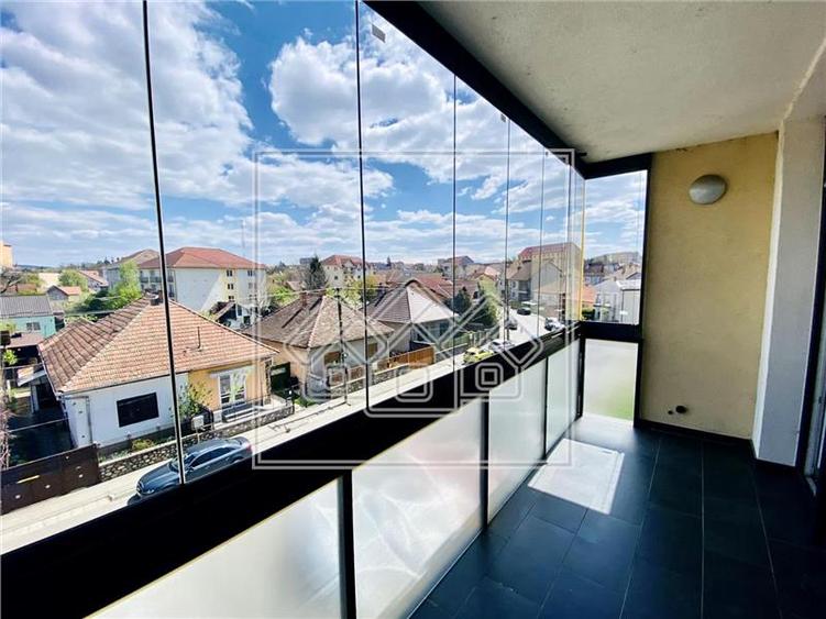 Ap. cu 3 camere si balcon mare, mobilat, Ansamblul Cibinium
