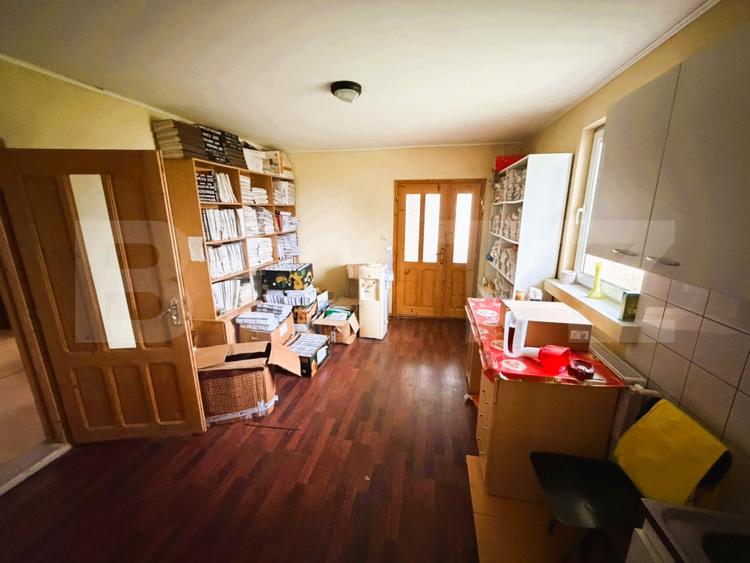 Spațiu comercial și hală de închiriat, 215 mp, teren 2500 mp, zona Bosanci