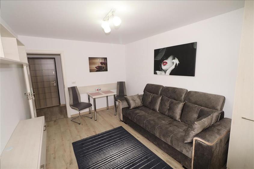 Garsoniera renovata si mobilata zona Big Marelbo