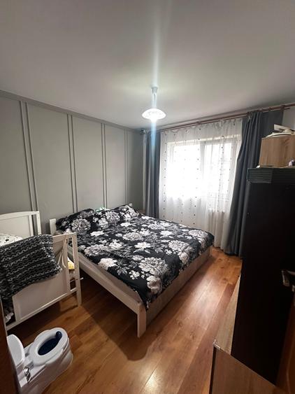 Apartament cu 3 camere, zona Alexandru cel Bun