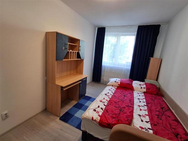 Apartament 3 camere decomandat balcon zona B-dul Mihai Viteazu