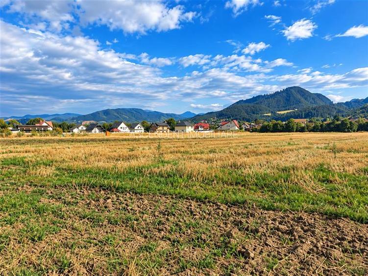 Teren intravilan, regim inaltime P+2E+M, vedere catre munti, Sacele, Brasov