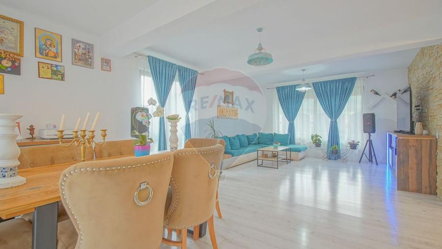 Casă cu panorama spectaculoasa in Sacele