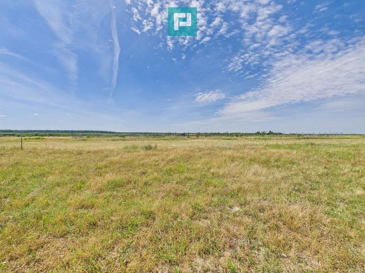 Teren intravilan 809 mp în Cihei