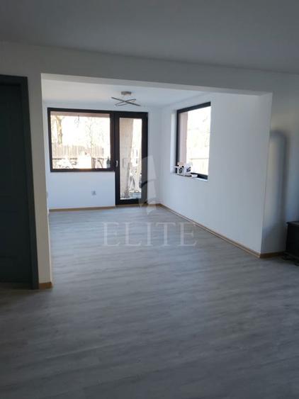 Apartament 3 camere în zona SEMICENTRAL