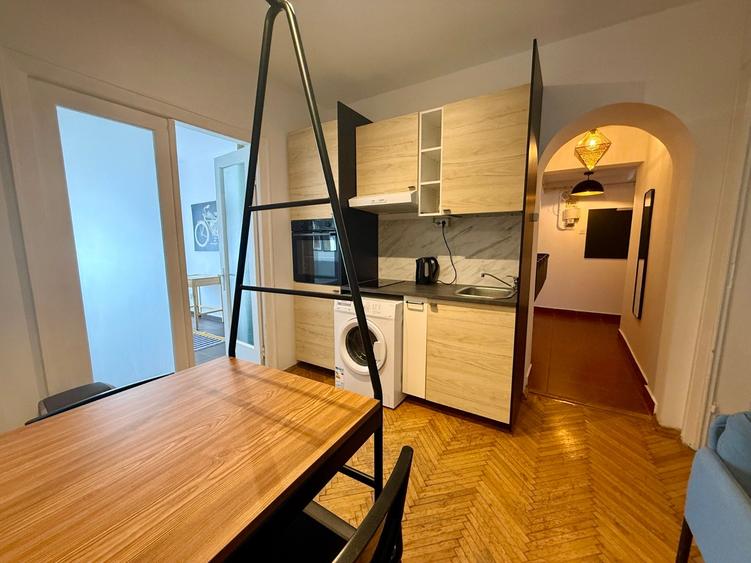 Spacious 4 Bedroom Apartament : Universitate - Calea Victoriei - Large Terrace