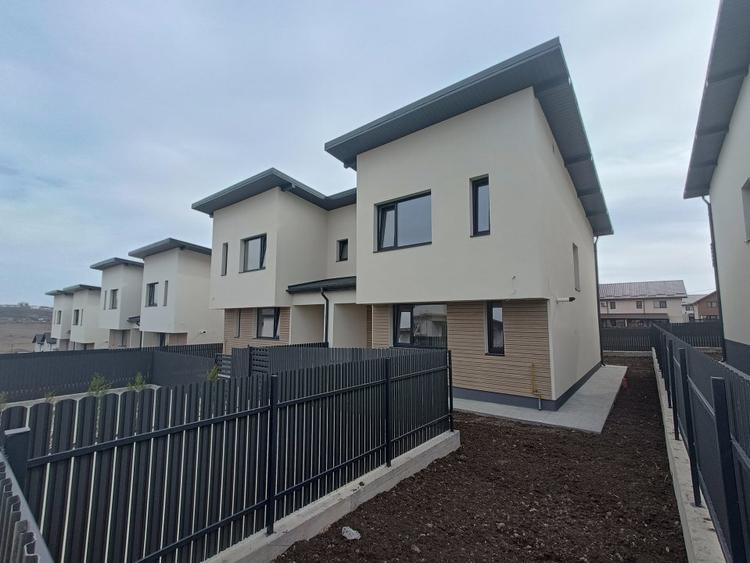 Casă tip duplex, 4 Camere – Valea Lupului / Rediu