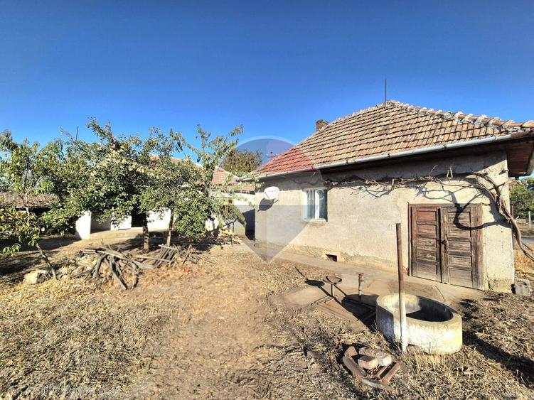 Proprietate cu teren 1.359 mp, poziție pe colț și utilități la strada