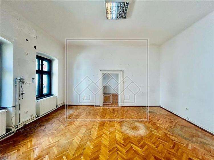 Spatiu comercial de inchiriat - 600 mp, Centrul Istoric - Sibiu