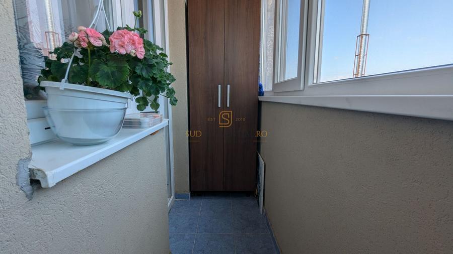 Apartament 2 camere, decomandat, loc de parcare, Drumul Fermei