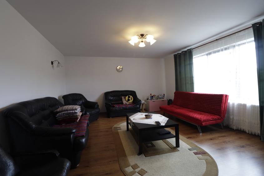 Casă de vânzare în Comarnic | Vilă 261 mp, teren 1.225 mp, priveliște panoramică