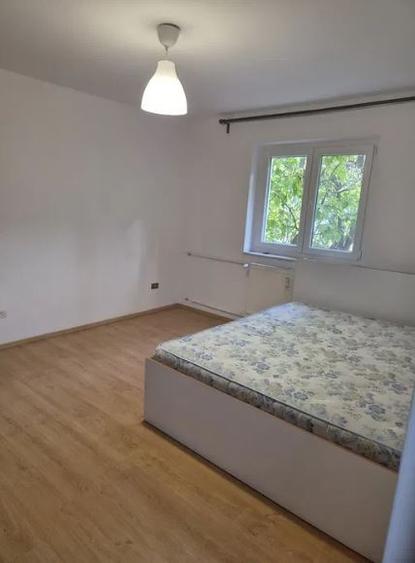 Apartament 3 Camere,Piata Resita,bl.reabilitat, LOC DE PARCARE,Liber