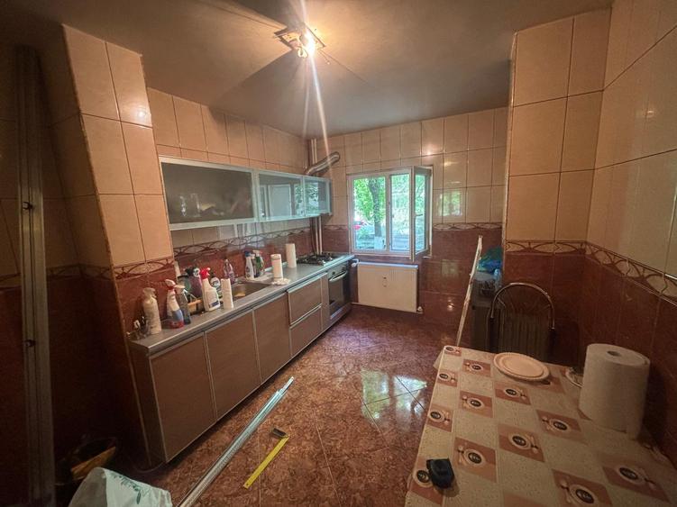 Apartament 3 camere de vanzare in zona Drumul Taberei-metrou Tudor Vladimirescu