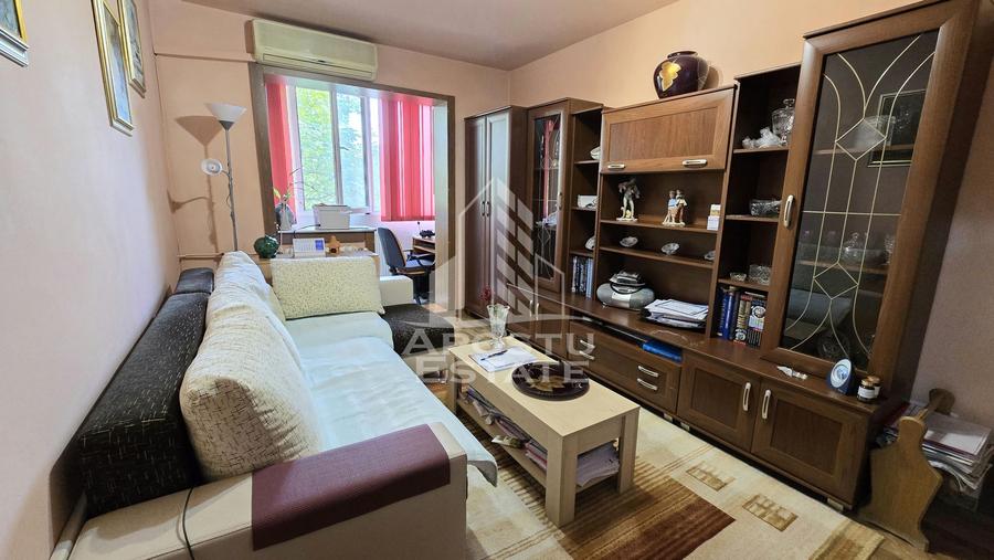 Apartament de vanzare, 3 camere, etaj intermediar, Dacia