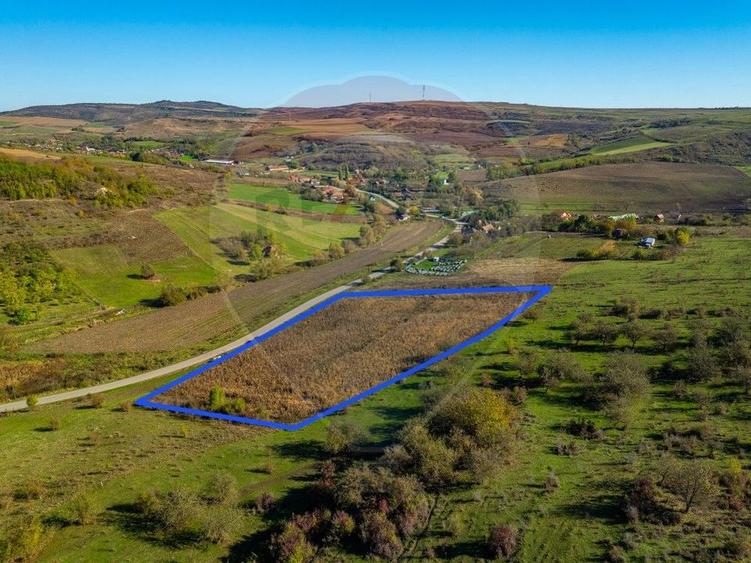 Teren intravilan 1.459 mp în Bărăi (com. Căianu), casă individuală