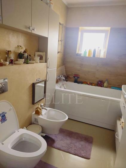 Apartament 3 camere în zona ZORILOR