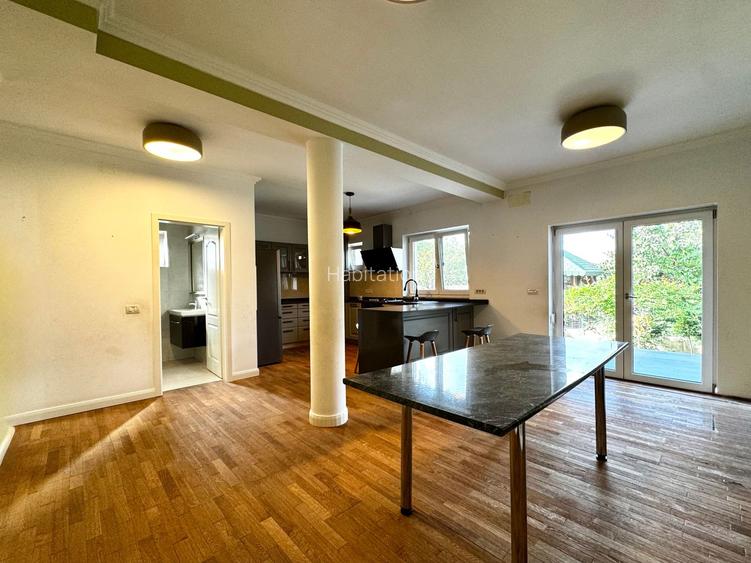 Casa spațioasă, cu teren generos, zona liniștită - in Braytim - 2