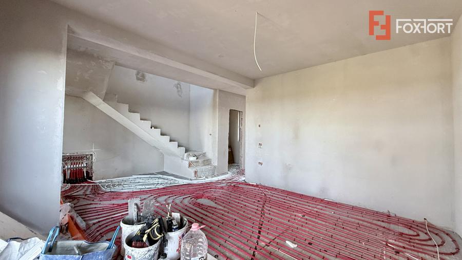 Duplex de vanzare, 4 camere despartit prin camera tehnica - Mosnita