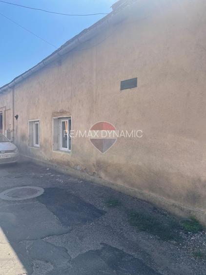 Casă cu 3 camere de vânzare în zona centrala comison 0% + garaj - 27