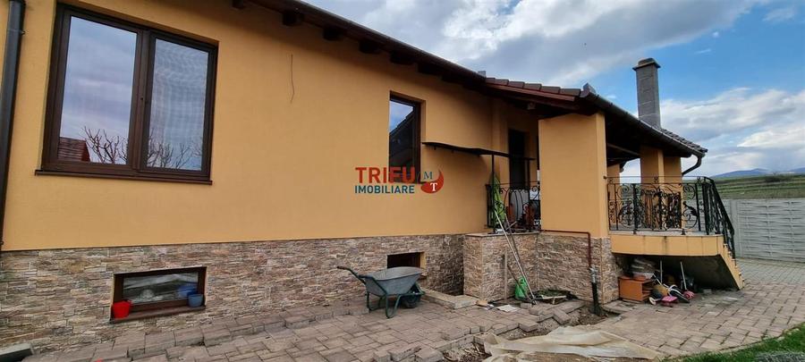 Casa individuala cu 5 camere 1128 mp teren in Sard