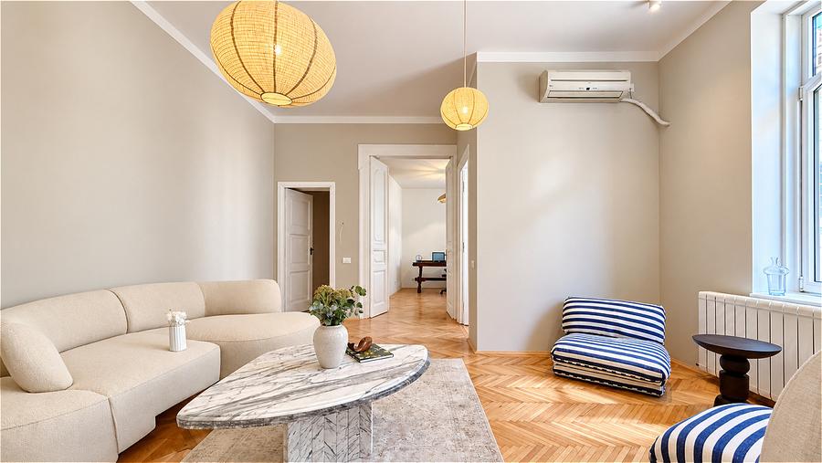 Piesă rară în centrul Capitalei: Apartament de colecție cu cramă boltită și pod