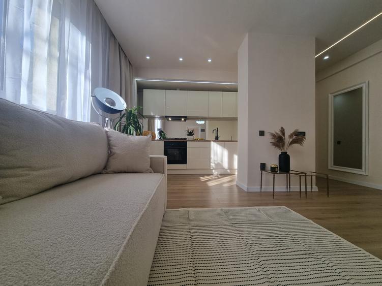 Apartament cu 2 camere,ultrafinisat ,zona centrală