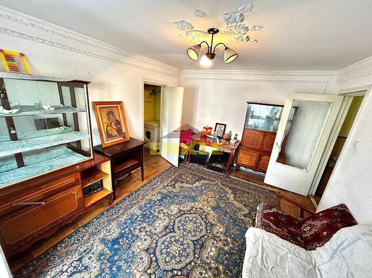 De vanzare apartament cu 2 camere, zona Capat 1.