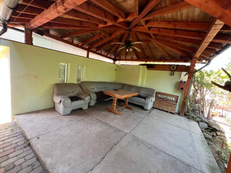 Apartament 3 camere decomandate + curte 400 mp și garaj – zona Terezian