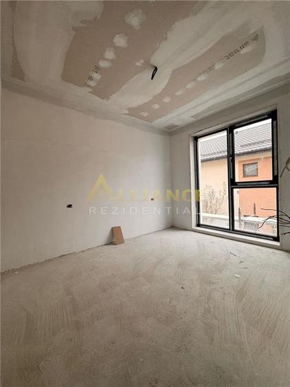 Vila cu 5 camere - 4 bai | 180 MPU - Teren 190 MP