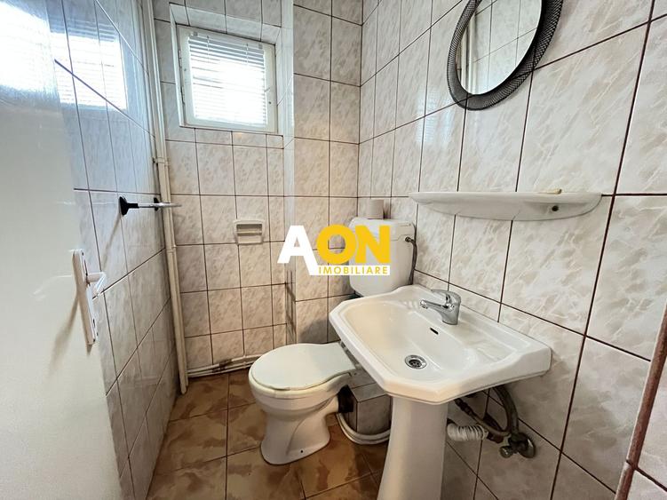 Apartament cu 3 Camere, Etaj Intermediar, Zona Cetate
