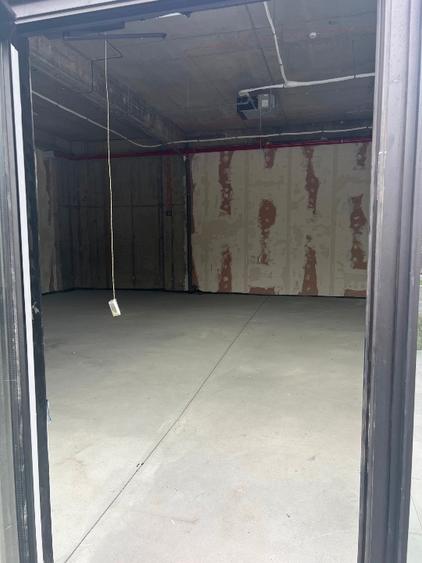 Spatiu comercial de inchiriat sau cumparat premium cu terasa