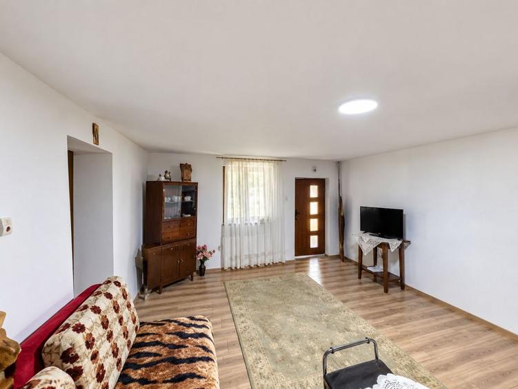 Casă de vânzare – Sântana Alexa Caporal