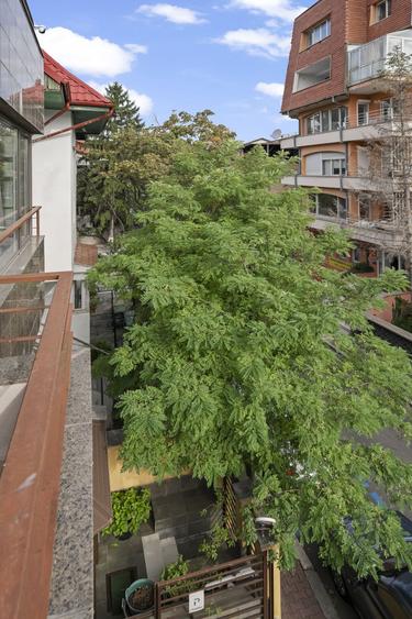 3 Splendid in Primaverii etaj 2 din 3, in bloc butic, parcare