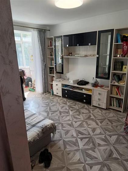 Apartament 2 camere decomandat in Podu Ros, 40 mp, Etaj 1