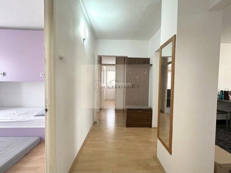 4 camere/2 bai/Etaj intermediar/Cartier Plopilor - 5